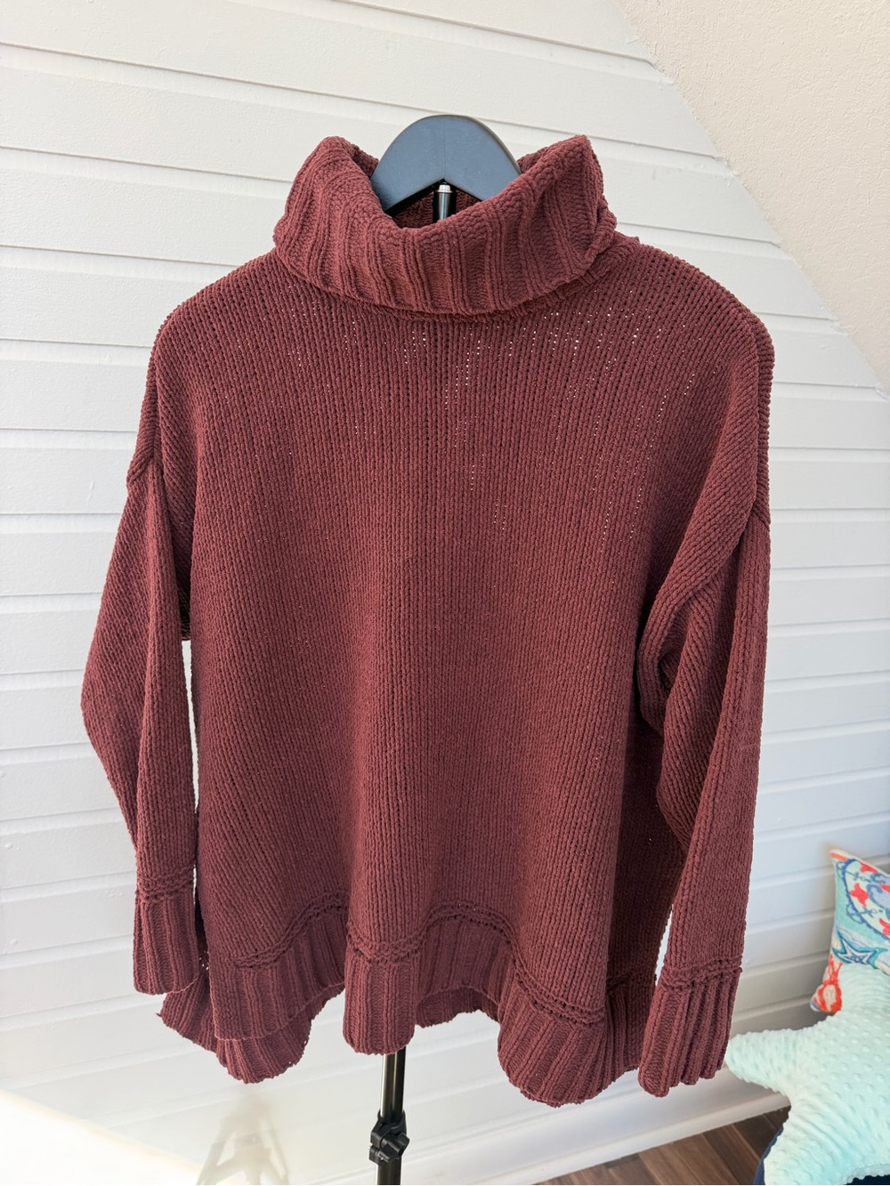 aerie oversized Ribbed Turtleneck Sweater in Burgundy